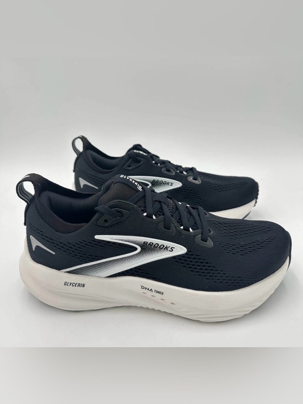 Brooks Glycerin 22 DNA Tuned Black White Running Shoes-Mens 8 OR Womens 9.5